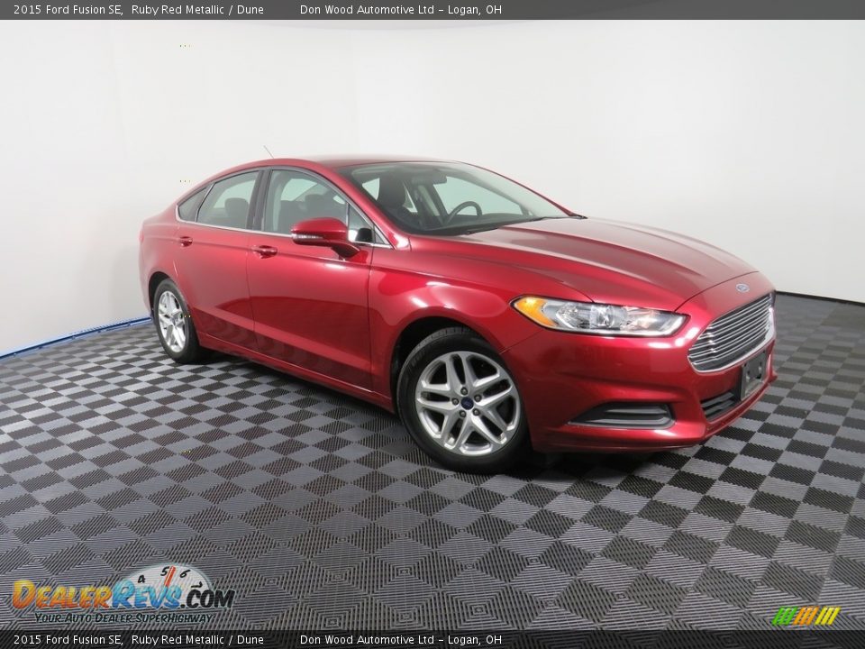 2015 Ford Fusion SE Ruby Red Metallic / Dune Photo #3