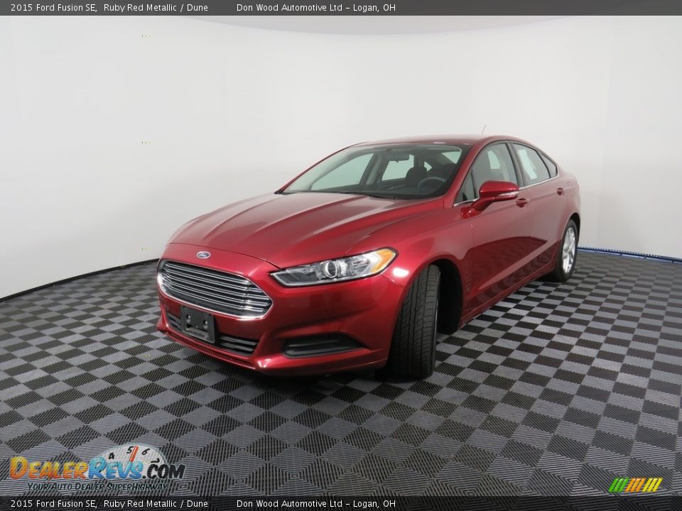 2015 Ford Fusion SE Ruby Red Metallic / Dune Photo #8