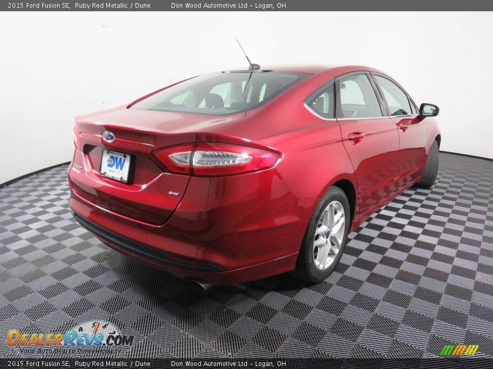 2015 Ford Fusion SE Ruby Red Metallic / Dune Photo #15