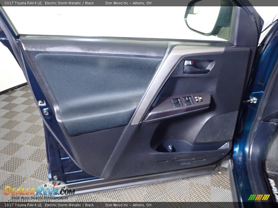 2017 Toyota RAV4 LE Electric Storm Metallic / Black Photo #17