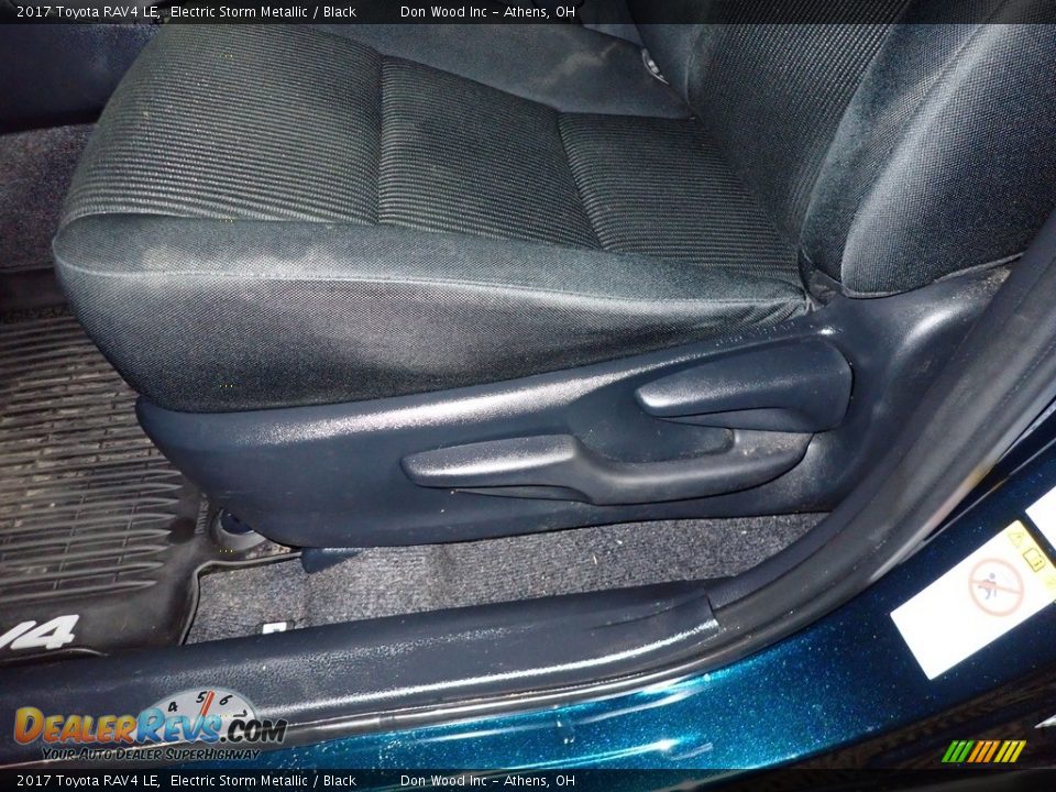 2017 Toyota RAV4 LE Electric Storm Metallic / Black Photo #18