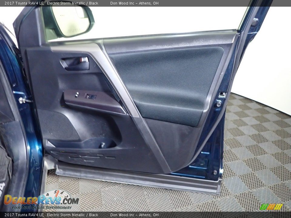 2017 Toyota RAV4 LE Electric Storm Metallic / Black Photo #24