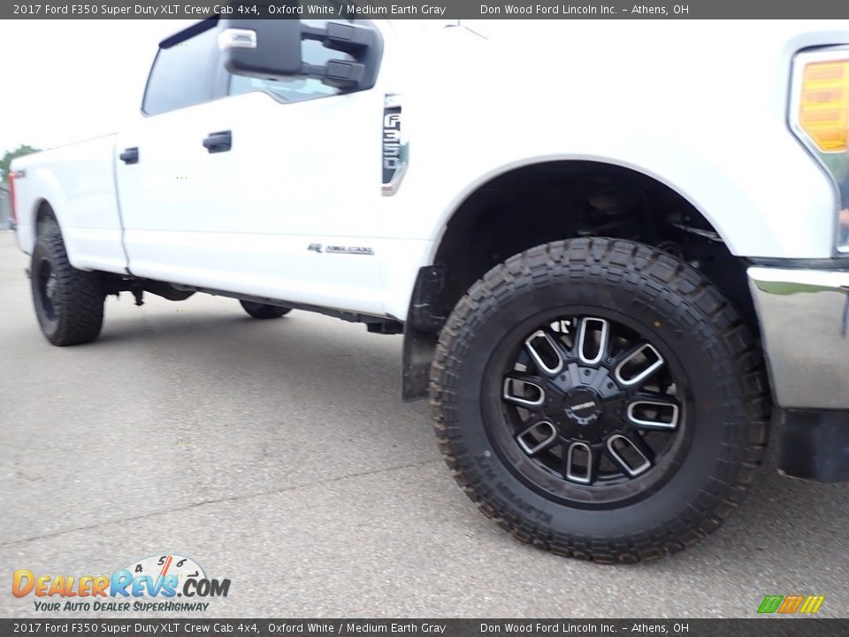 Custom Wheels of 2017 Ford F350 Super Duty XLT Crew Cab 4x4 Photo #3