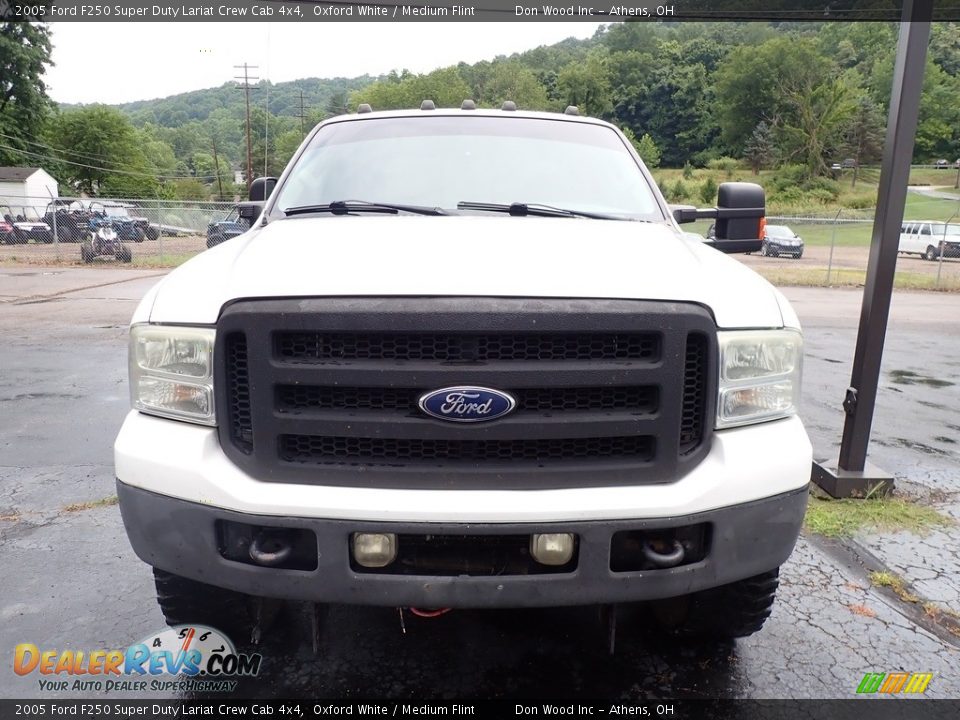 2005 Ford F250 Super Duty Lariat Crew Cab 4x4 Oxford White / Medium Flint Photo #4