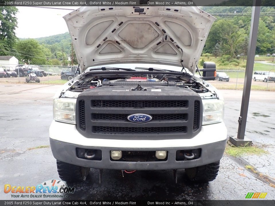 2005 Ford F250 Super Duty Lariat Crew Cab 4x4 Oxford White / Medium Flint Photo #5