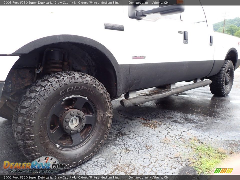 2005 Ford F250 Super Duty Lariat Crew Cab 4x4 Oxford White / Medium Flint Photo #8