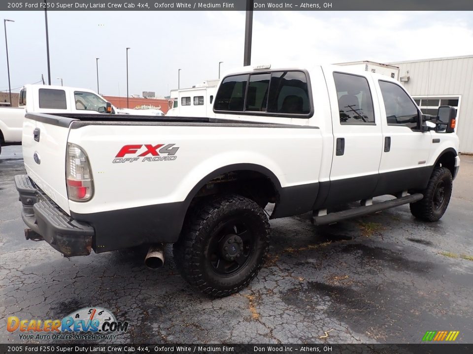 2005 Ford F250 Super Duty Lariat Crew Cab 4x4 Oxford White / Medium Flint Photo #12