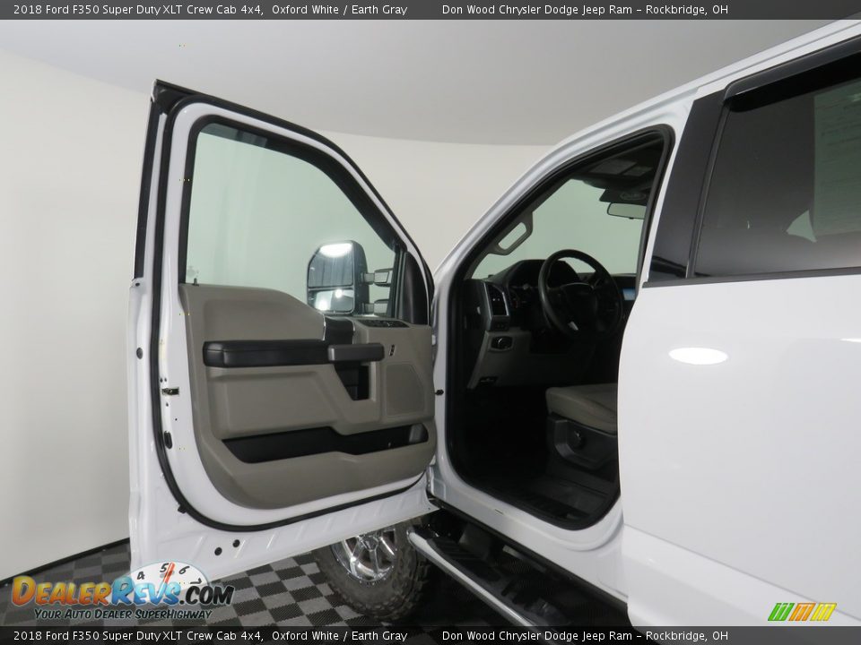 2018 Ford F350 Super Duty XLT Crew Cab 4x4 Oxford White / Earth Gray Photo #18