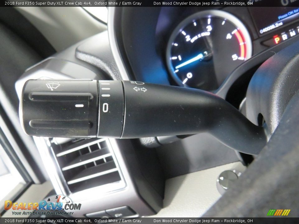 2018 Ford F350 Super Duty XLT Crew Cab 4x4 Oxford White / Earth Gray Photo #35