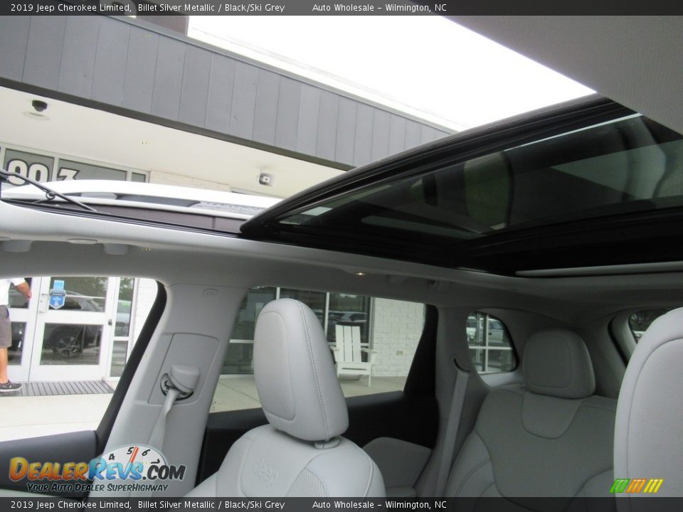 2019 Jeep Cherokee Limited Billet Silver Metallic / Black/Ski Grey Photo #12