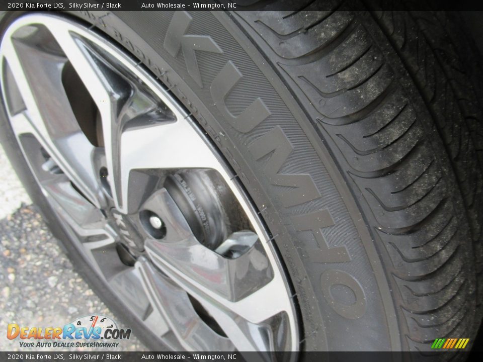 2020 Kia Forte LXS Silky Silver / Black Photo #8