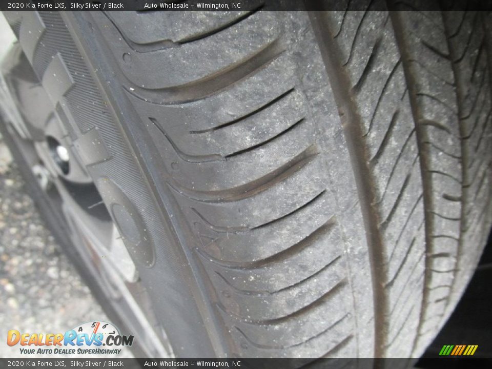 2020 Kia Forte LXS Silky Silver / Black Photo #9