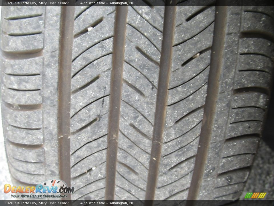 2020 Kia Forte LXS Silky Silver / Black Photo #10