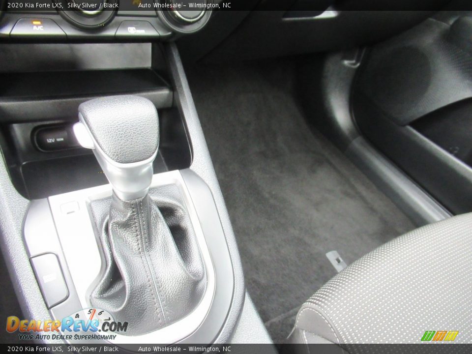 2020 Kia Forte LXS Silky Silver / Black Photo #20
