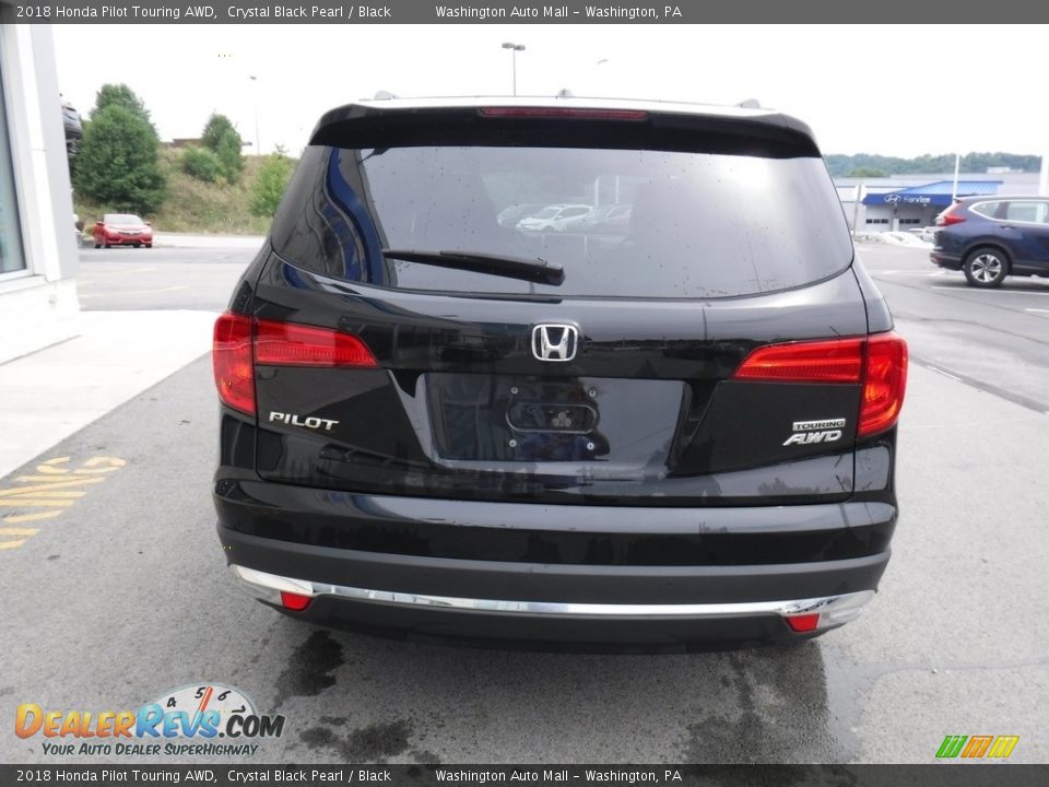 2018 Honda Pilot Touring AWD Crystal Black Pearl / Black Photo #8