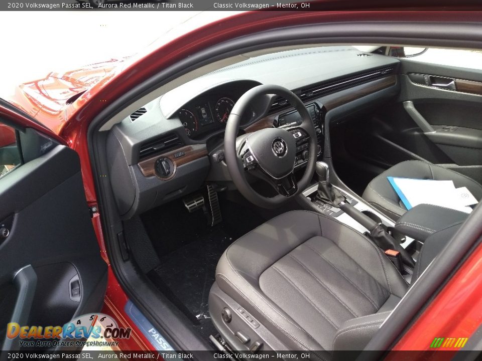 2020 Volkswagen Passat SEL Aurora Red Metallic / Titan Black Photo #5