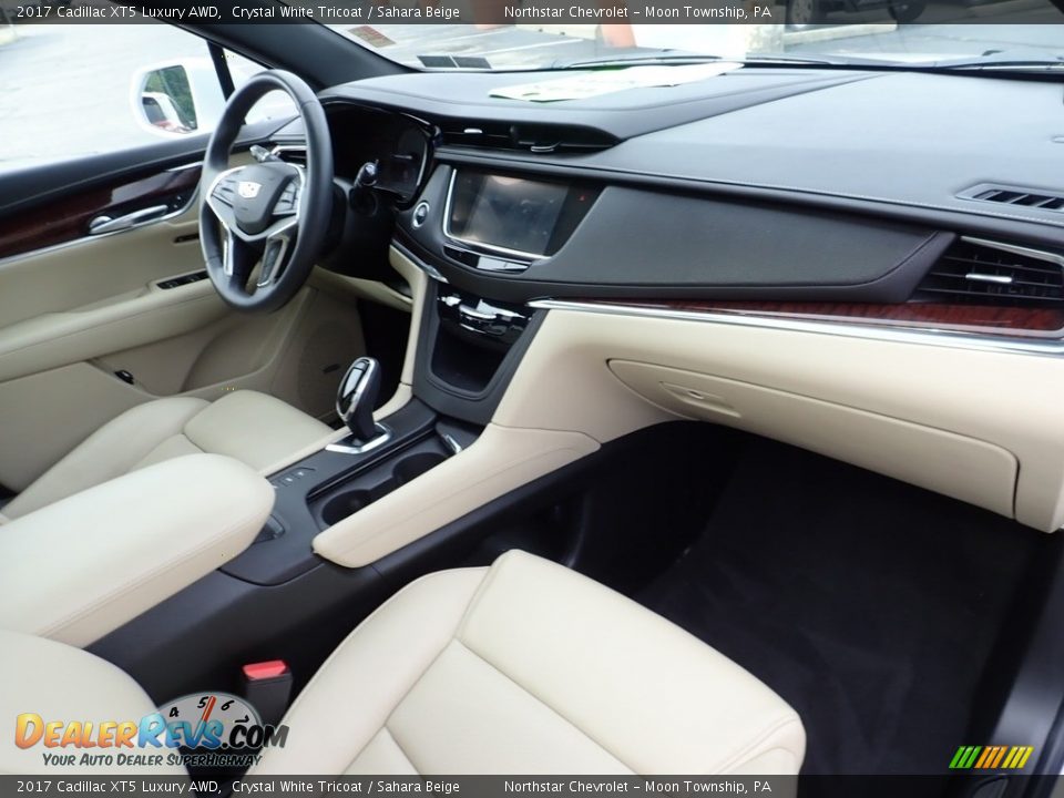 2017 Cadillac XT5 Luxury AWD Crystal White Tricoat / Sahara Beige Photo #16