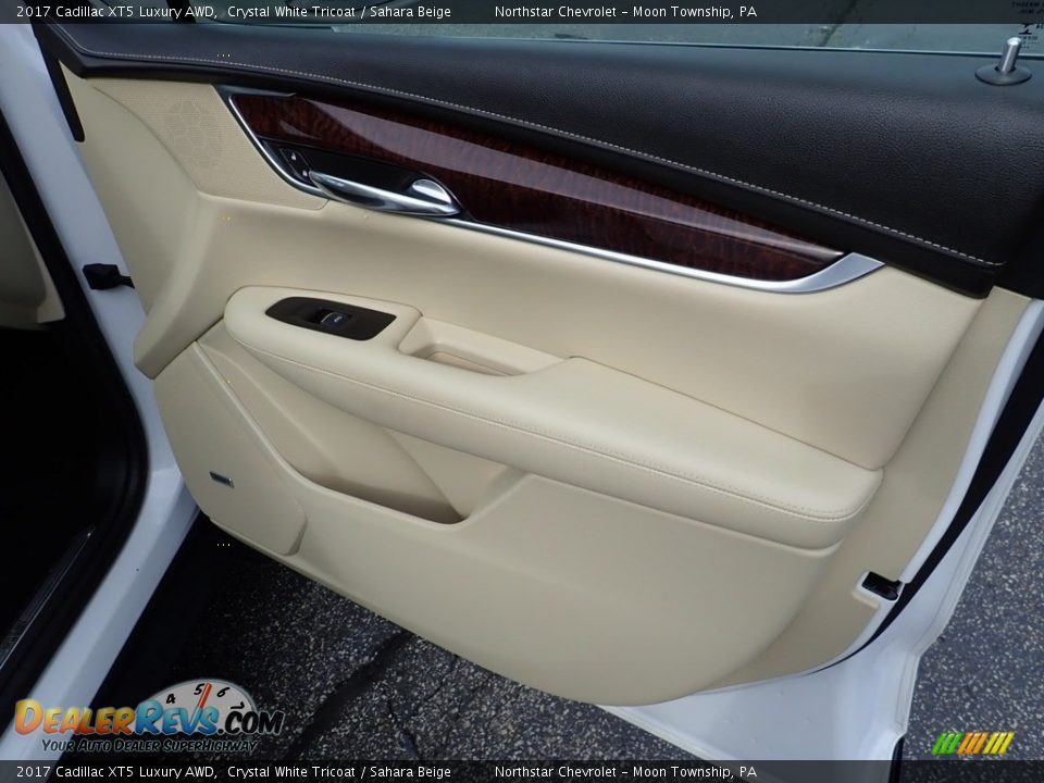 2017 Cadillac XT5 Luxury AWD Crystal White Tricoat / Sahara Beige Photo #18