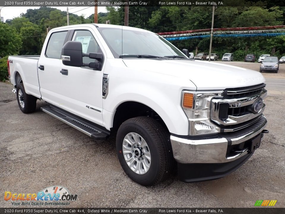 2020 Ford F350 Super Duty XL Crew Cab 4x4 Oxford White / Medium Earth Gray Photo #3