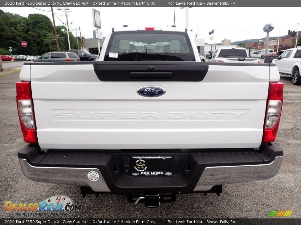 2020 Ford F350 Super Duty XL Crew Cab 4x4 Oxford White / Medium Earth Gray Photo #8