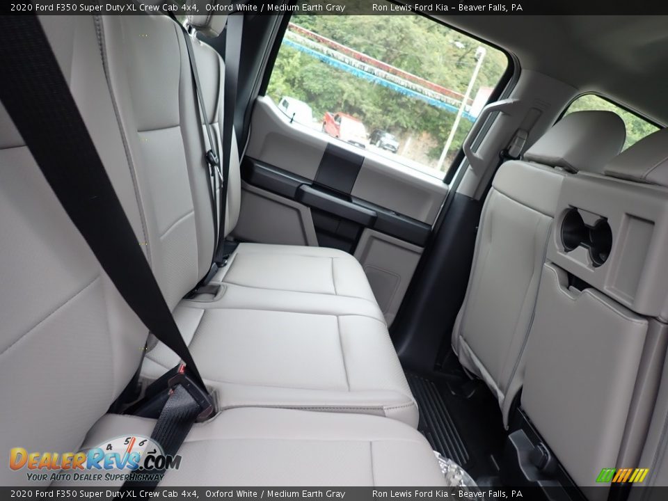 2020 Ford F350 Super Duty XL Crew Cab 4x4 Oxford White / Medium Earth Gray Photo #9