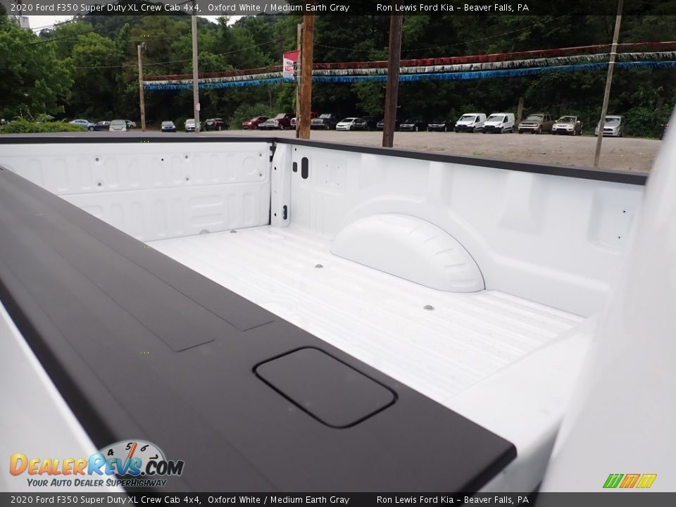 2020 Ford F350 Super Duty XL Crew Cab 4x4 Oxford White / Medium Earth Gray Photo #10