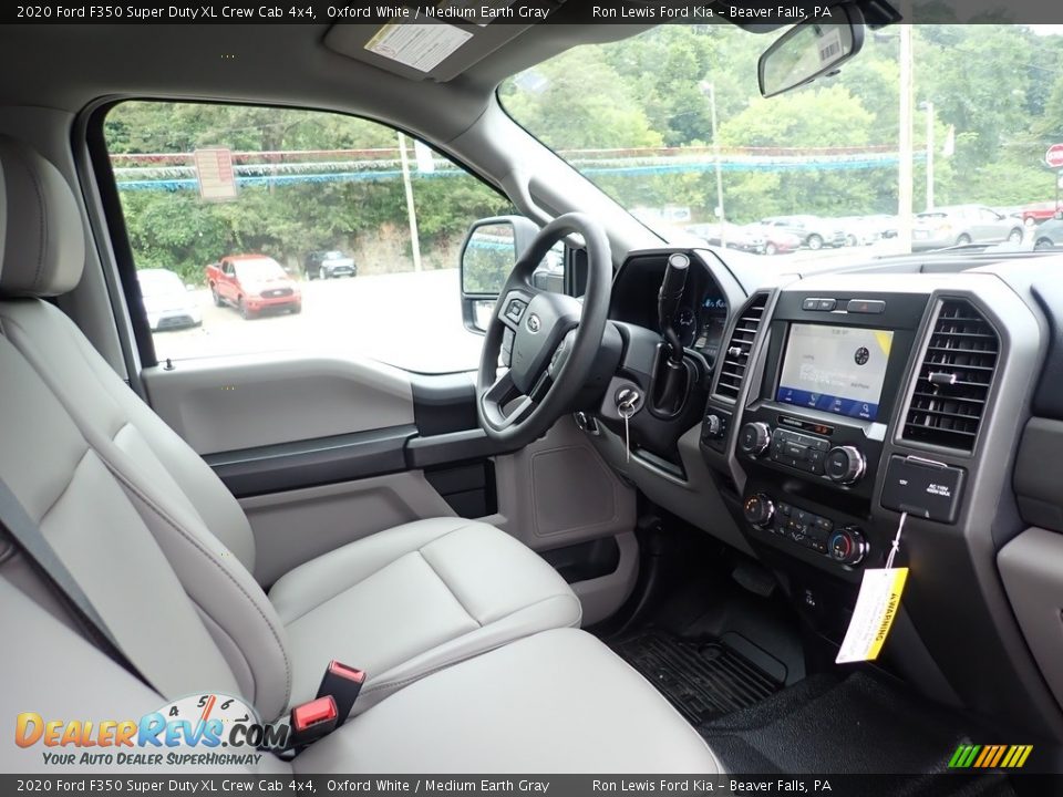 2020 Ford F350 Super Duty XL Crew Cab 4x4 Oxford White / Medium Earth Gray Photo #12