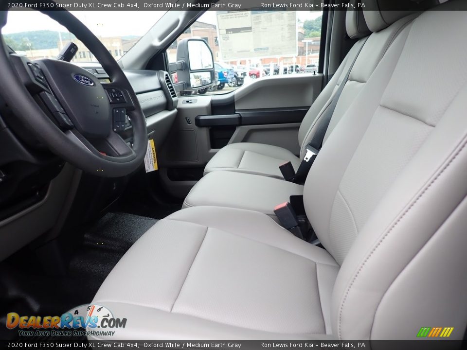 2020 Ford F350 Super Duty XL Crew Cab 4x4 Oxford White / Medium Earth Gray Photo #13