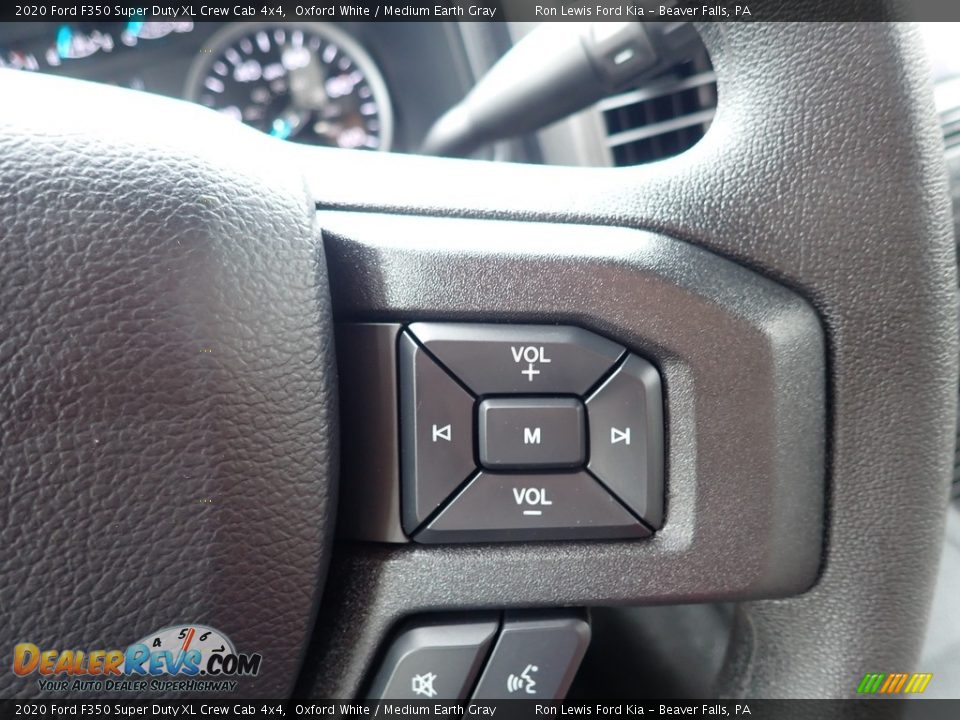 2020 Ford F350 Super Duty XL Crew Cab 4x4 Oxford White / Medium Earth Gray Photo #17