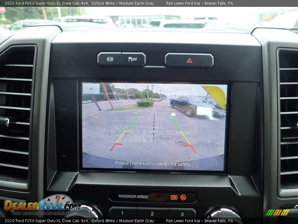 2020 Ford F350 Super Duty XL Crew Cab 4x4 Oxford White / Medium Earth Gray Photo #19