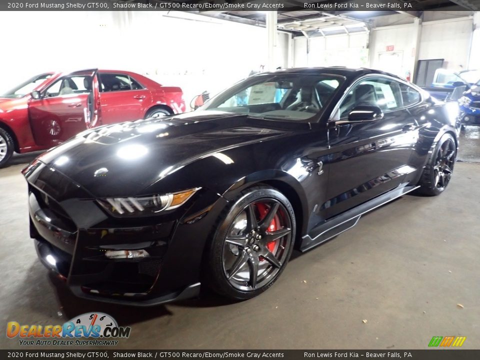 Front 3/4 View of 2020 Ford Mustang Shelby GT500 Photo #7