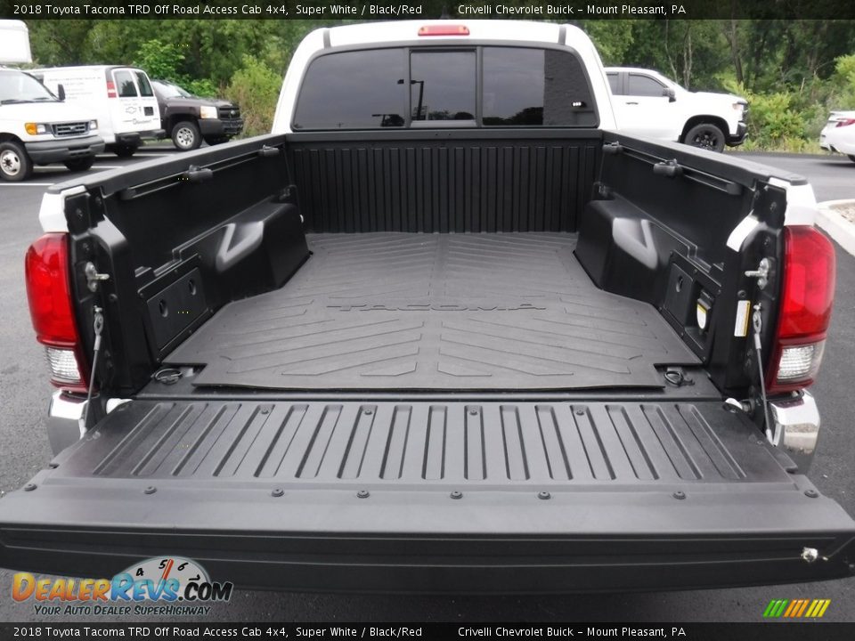 2018 Toyota Tacoma TRD Off Road Access Cab 4x4 Super White / Black/Red Photo #12