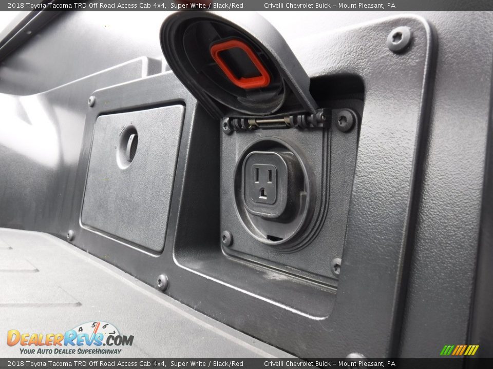 2018 Toyota Tacoma TRD Off Road Access Cab 4x4 Super White / Black/Red Photo #14