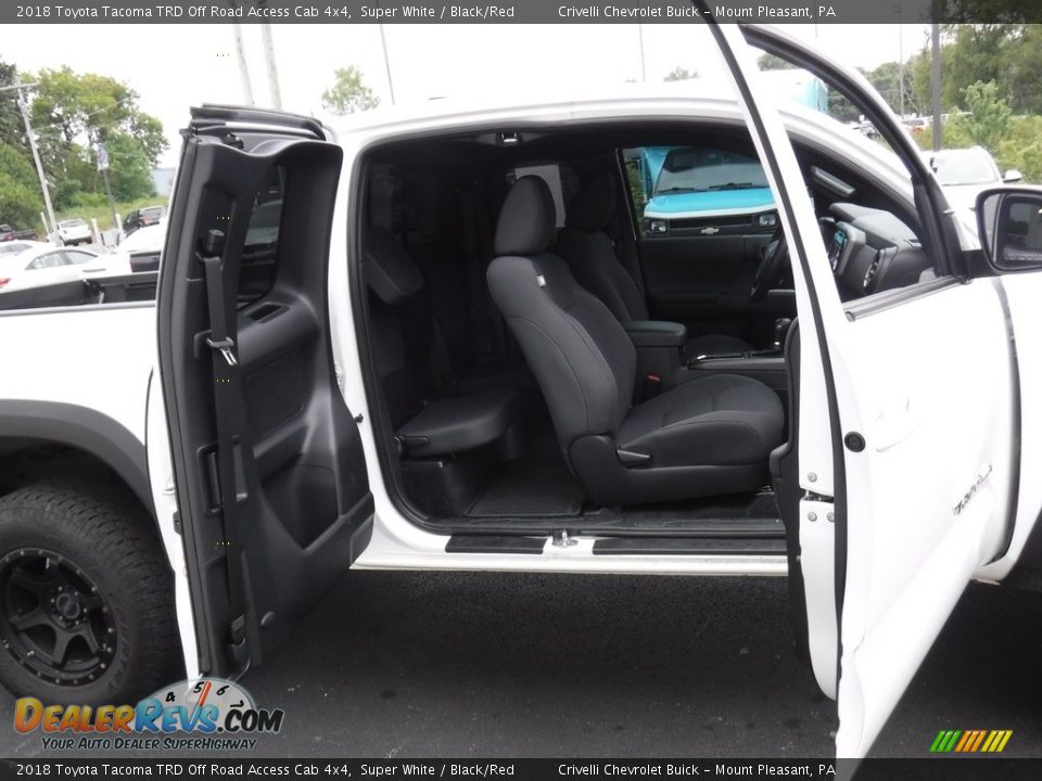 2018 Toyota Tacoma TRD Off Road Access Cab 4x4 Super White / Black/Red Photo #17