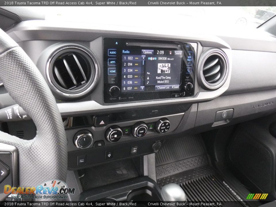 2018 Toyota Tacoma TRD Off Road Access Cab 4x4 Super White / Black/Red Photo #25