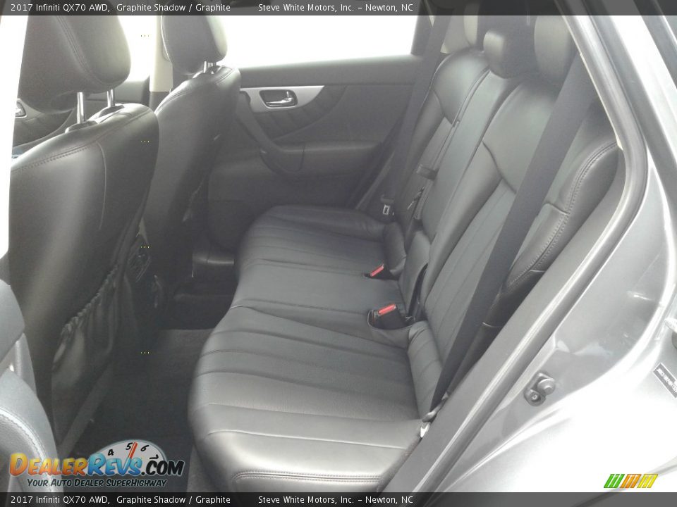Rear Seat of 2017 Infiniti QX70 AWD Photo #12