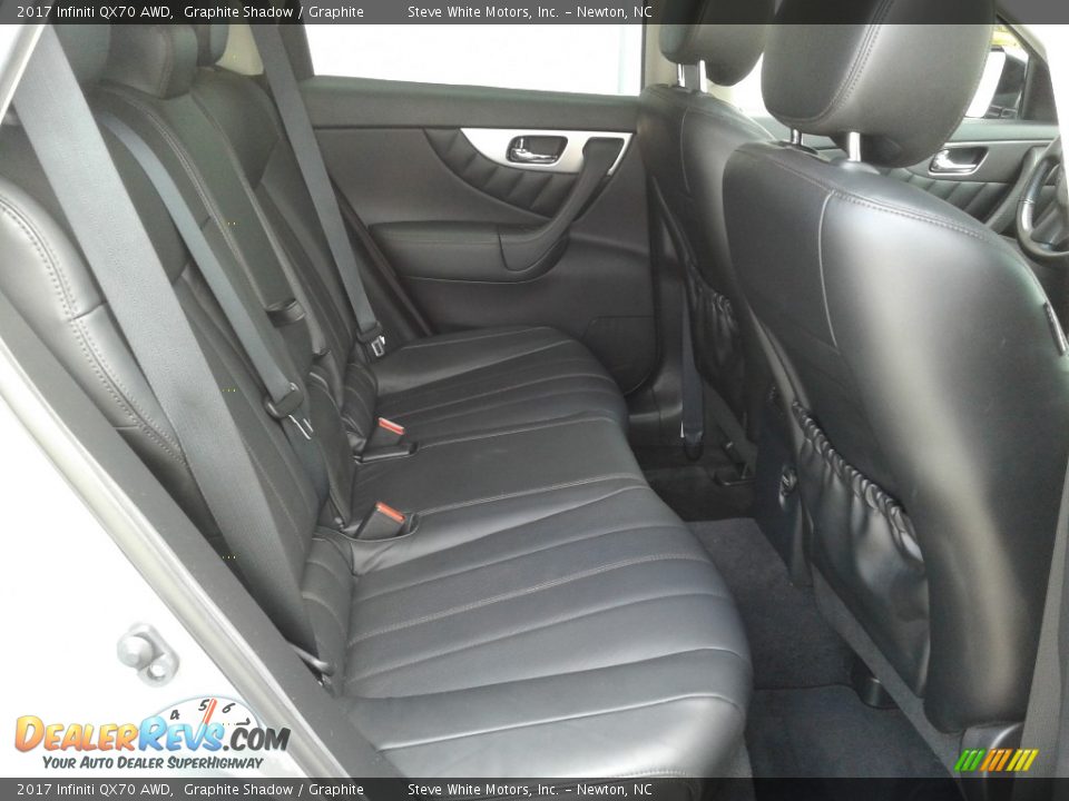 Rear Seat of 2017 Infiniti QX70 AWD Photo #15