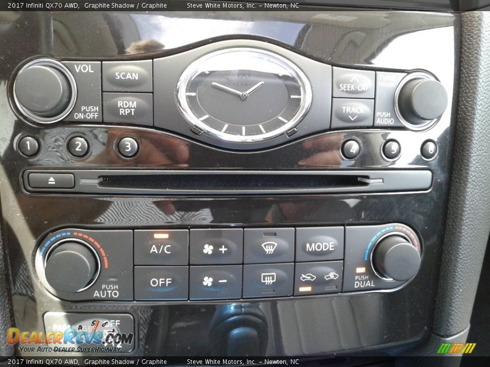 Controls of 2017 Infiniti QX70 AWD Photo #23