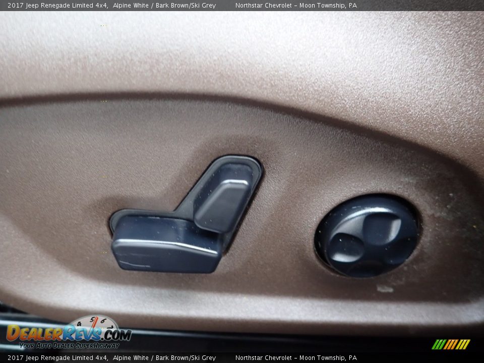 2017 Jeep Renegade Limited 4x4 Alpine White / Bark Brown/Ski Grey Photo #24