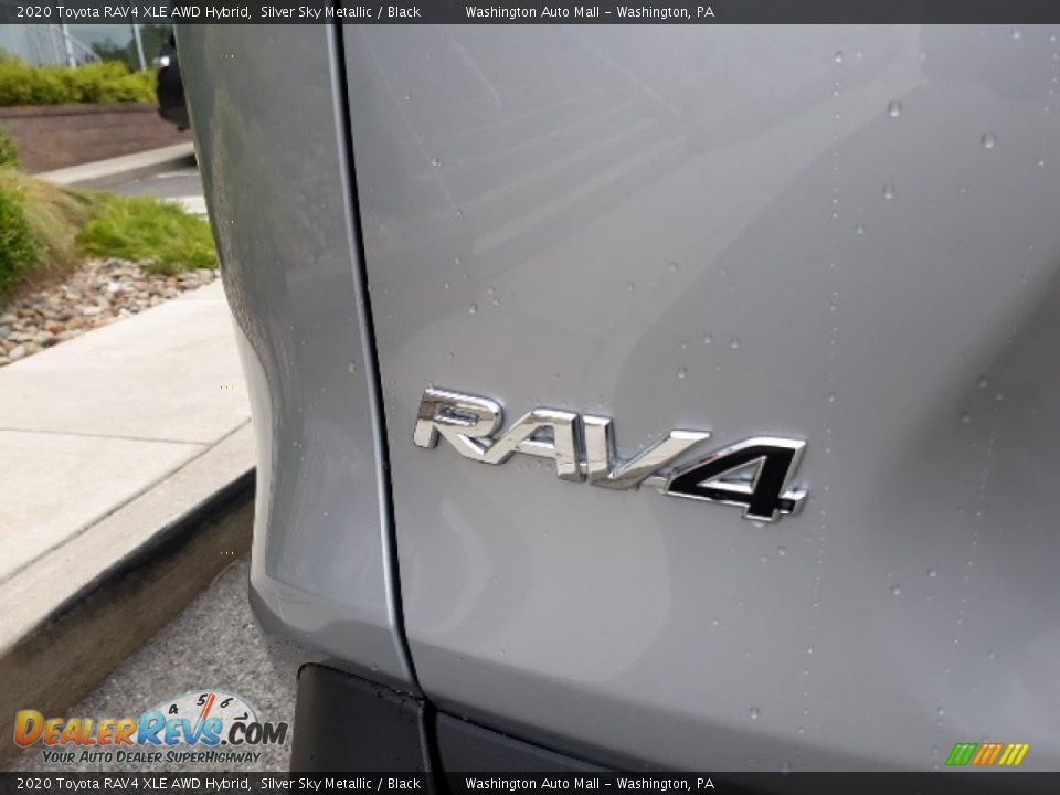 2020 Toyota RAV4 XLE AWD Hybrid Silver Sky Metallic / Black Photo #35