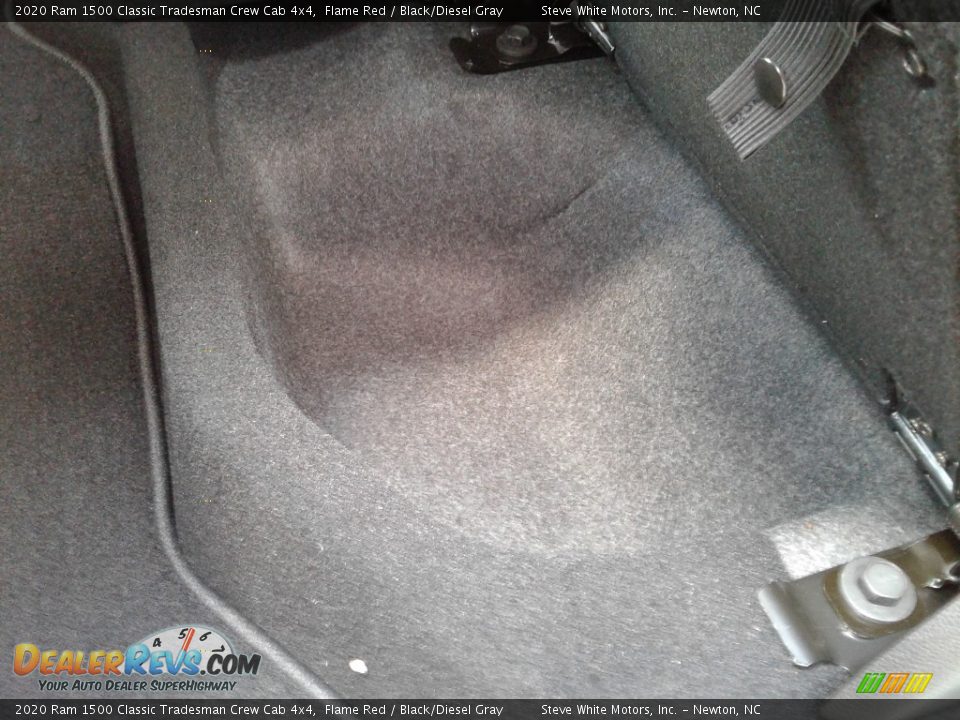 2020 Ram 1500 Classic Tradesman Crew Cab 4x4 Flame Red / Black/Diesel Gray Photo #15