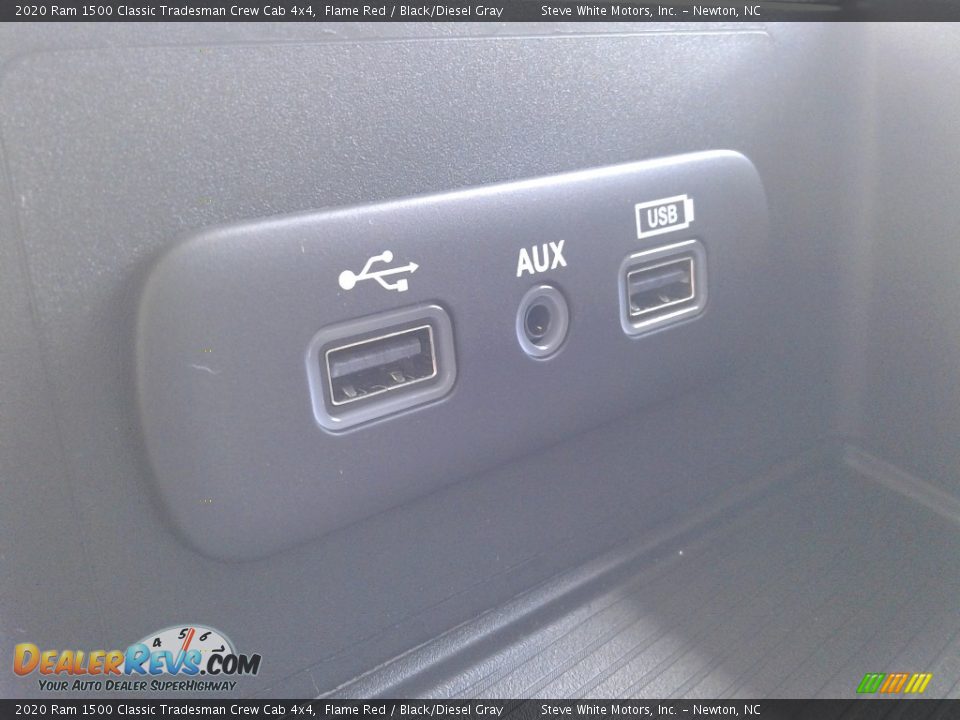 2020 Ram 1500 Classic Tradesman Crew Cab 4x4 Flame Red / Black/Diesel Gray Photo #26