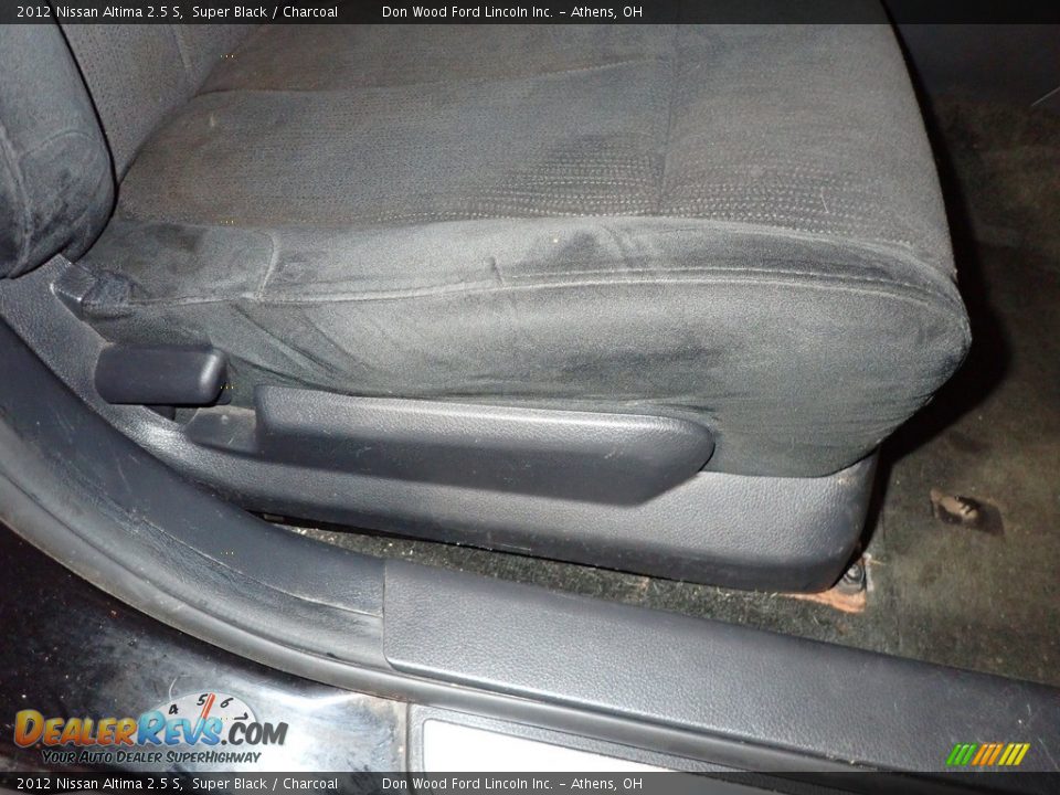 2012 Nissan Altima 2.5 S Super Black / Charcoal Photo #24
