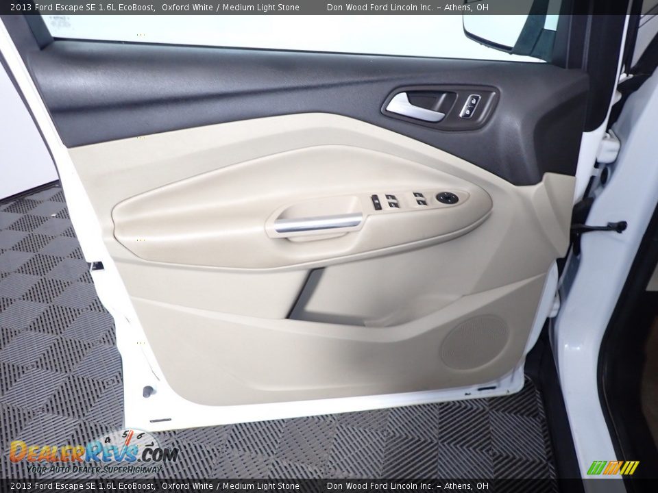 2013 Ford Escape SE 1.6L EcoBoost Oxford White / Medium Light Stone Photo #17