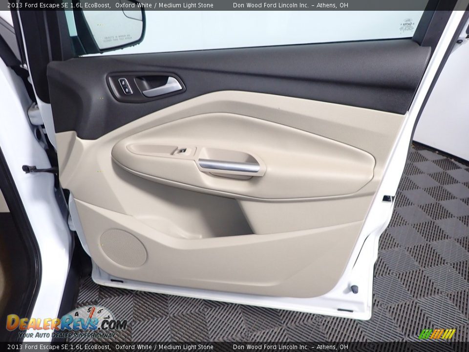 2013 Ford Escape SE 1.6L EcoBoost Oxford White / Medium Light Stone Photo #24