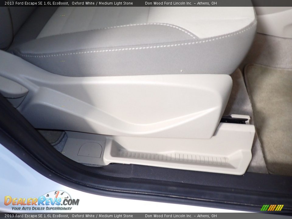 2013 Ford Escape SE 1.6L EcoBoost Oxford White / Medium Light Stone Photo #25