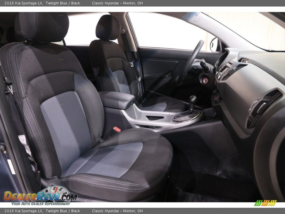 Front Seat of 2016 Kia Sportage LX Photo #19