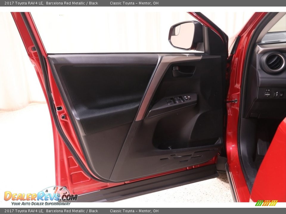 2017 Toyota RAV4 LE Barcelona Red Metallic / Black Photo #4