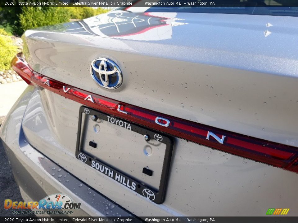 2020 Toyota Avalon Hybrid Limited Celestial Silver Metallic / Graphite Photo #17