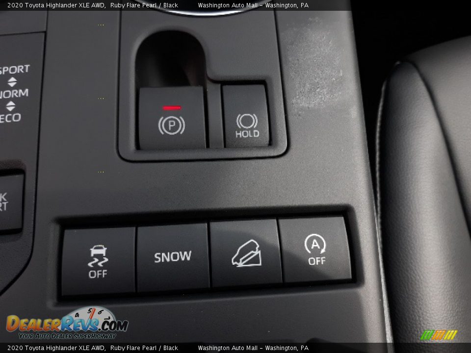 2020 Toyota Highlander XLE AWD Ruby Flare Pearl / Black Photo #17